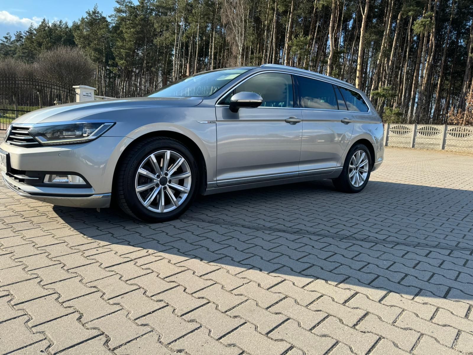 VW Passat 2.0tdi DSG 240HP biturbo 4motion R-line