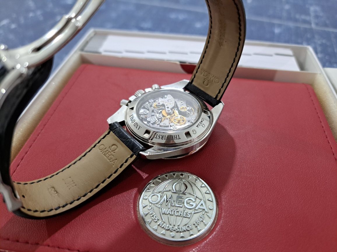Omega Speedmaster Moonwatch 42 mm Szafir Sapphire