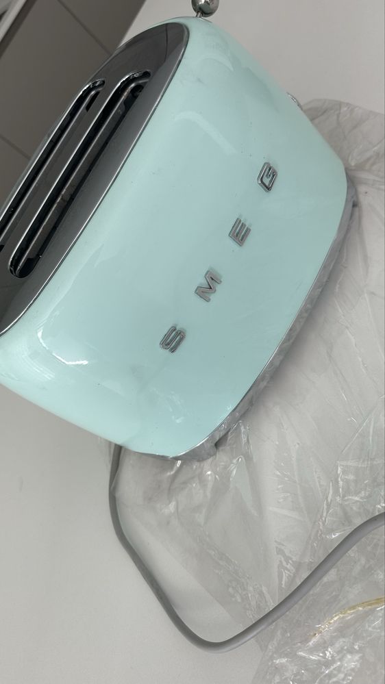 Torradeira Smeg avariada