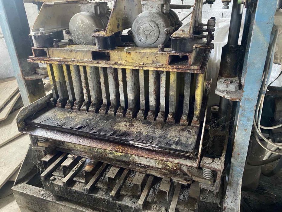 Вібропрес для виробництва блоків ( прес форма , бетономіс)