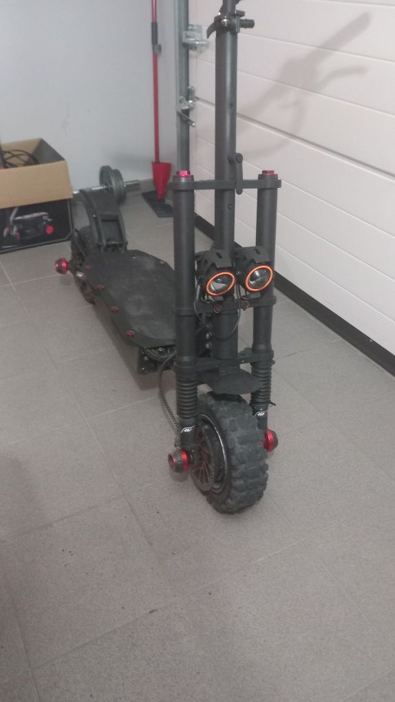 Hulajnoga elektryczna Boyueda s3-11 (Zmodyfikowana)