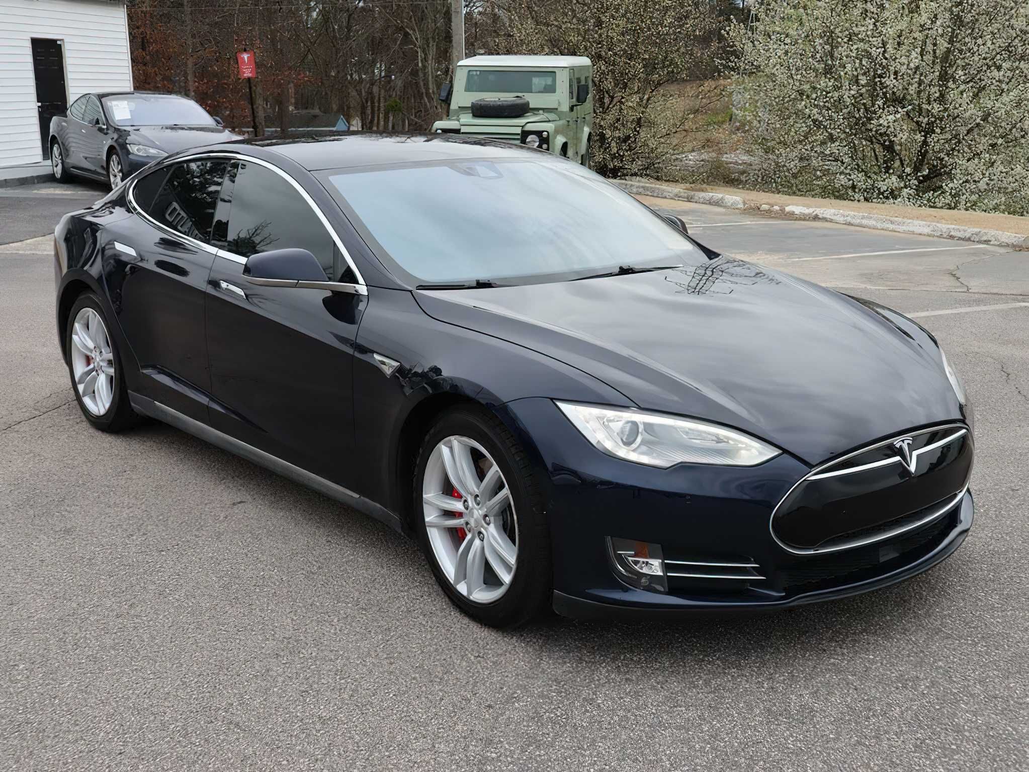 Tesla Model S  2014