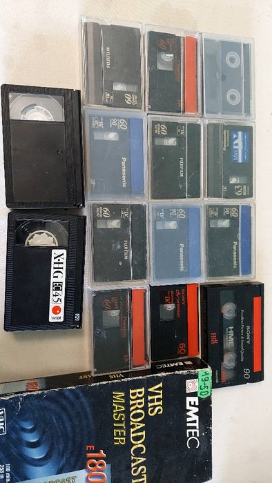 Профисиональниє міні видеокассети  250 за все