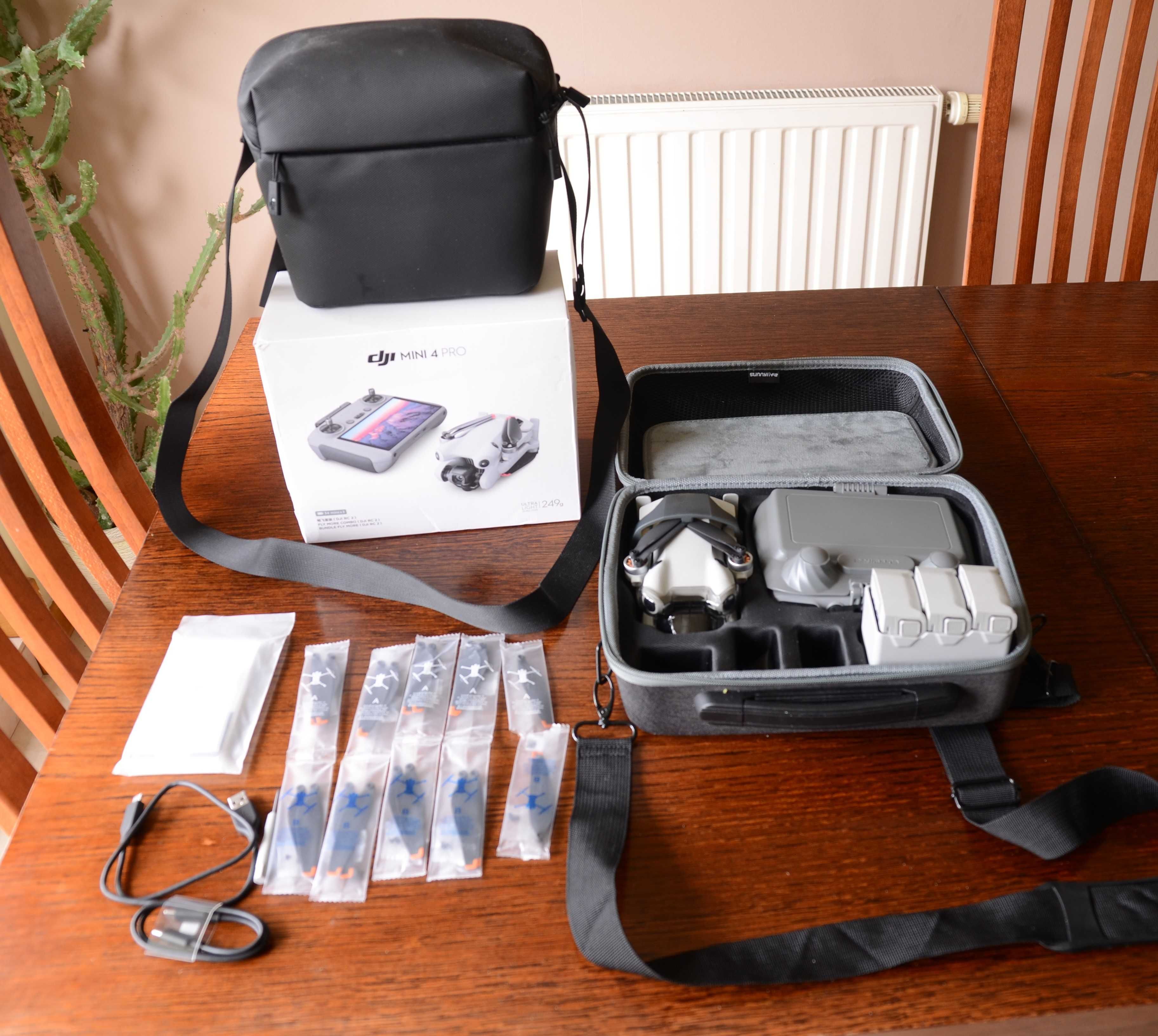 Dron MINI 4 pro combo RC2 DJI