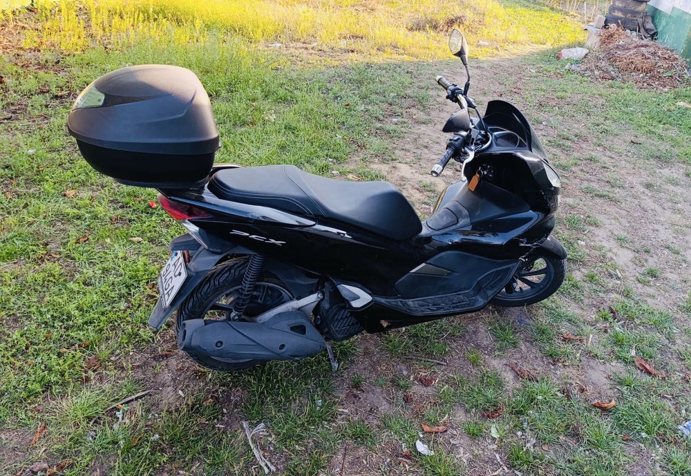 Honda PCX excelente estado -OFERTA Capacete e Capa protetora