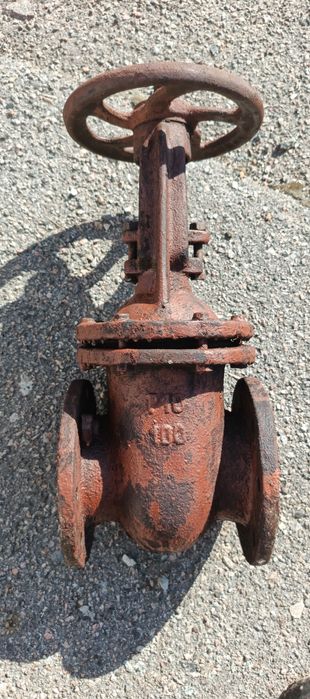 Продам задвижку чугун-150