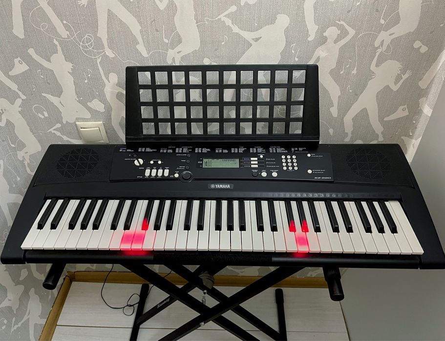 Синтезатор Yamaha EZ-220! Крута модель!клавіші.