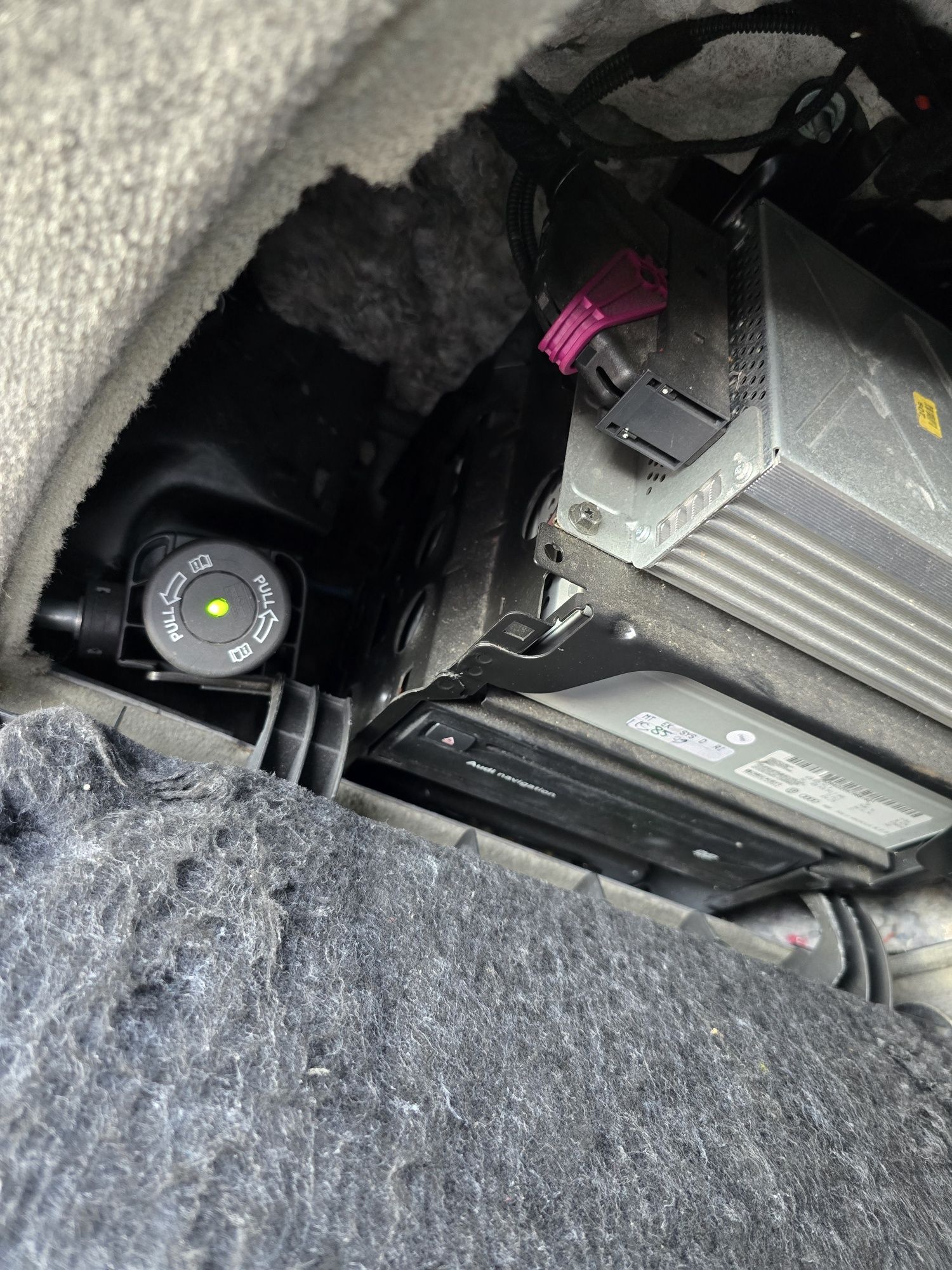 Audi A6 C6 Quattro 3.0 tdi xenon Vebasto hak el klapa