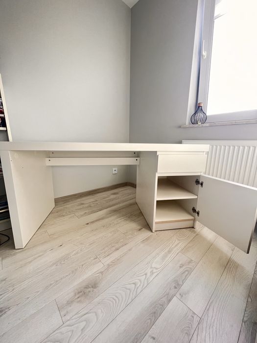 Biurko MALM 140x65cm