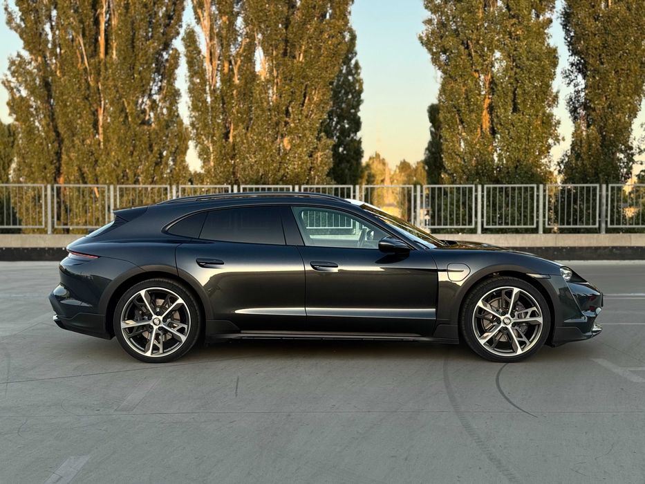 Porsche Taycan  Turismo 2022