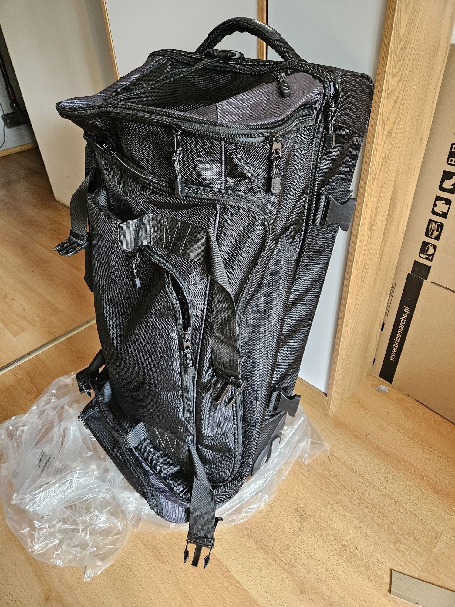 Wielka Torba Walizka Amazon Basics 135 litrów