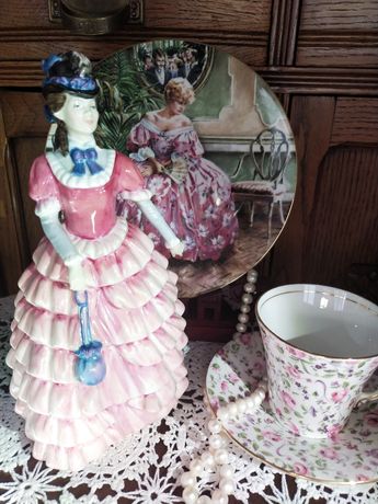 Cudna Royal Doulton Kolekcjonerska Figurka Angielska Porcelana Vintage