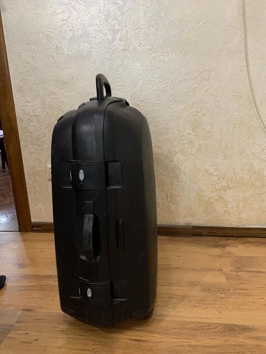 Валіза велика Eminent чорного кольору