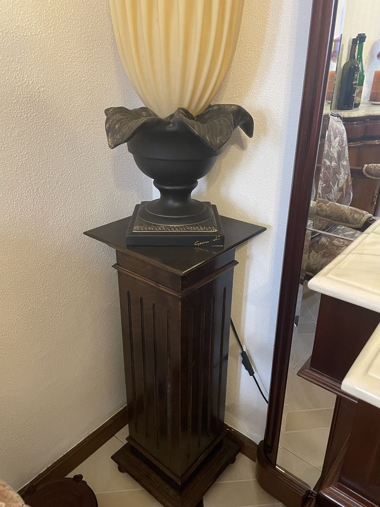 Cantoneira em Madeira para Interior p/ Vaso