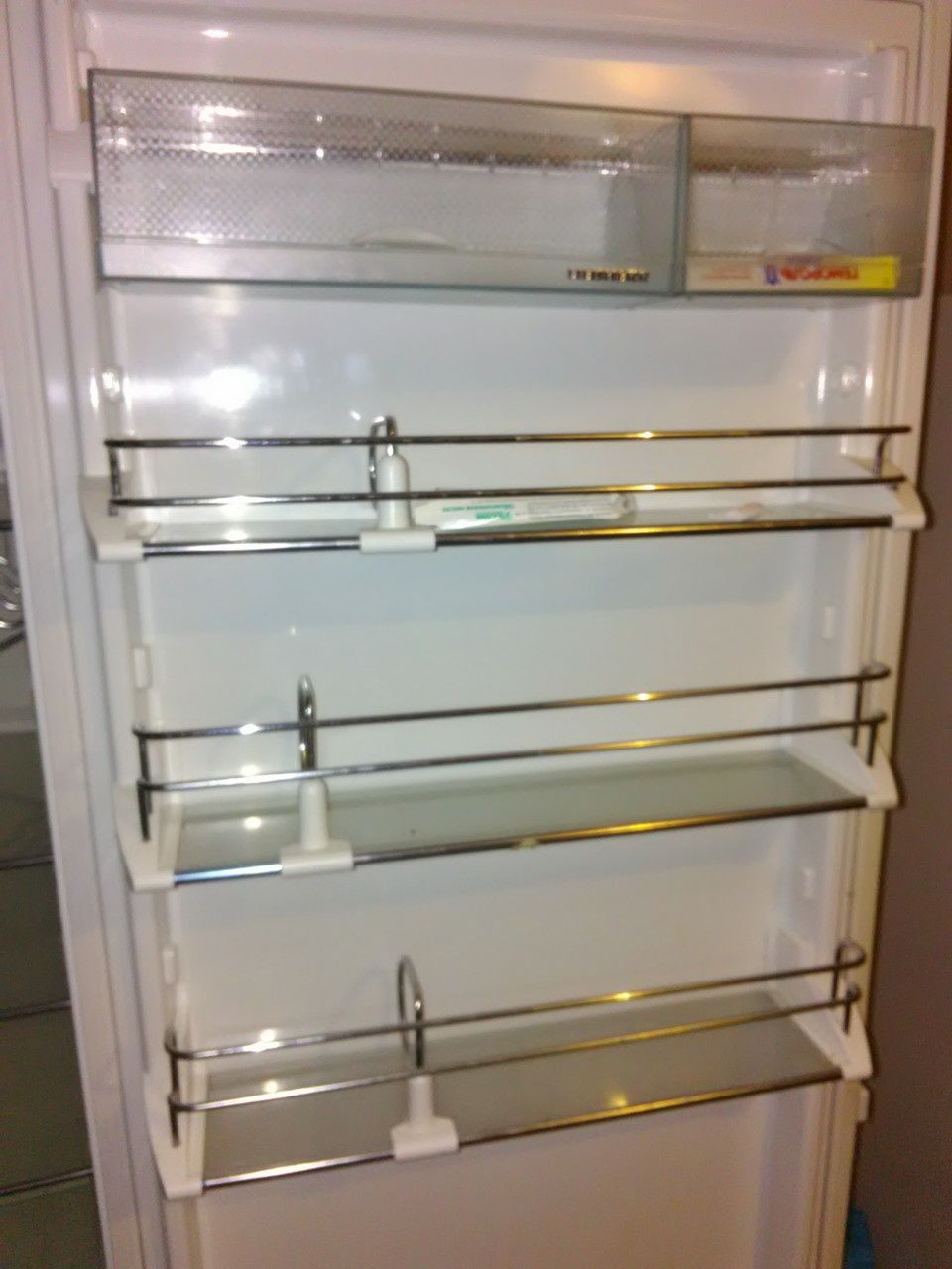 Холодильник LIEBHERR CN 4013 (полочки)