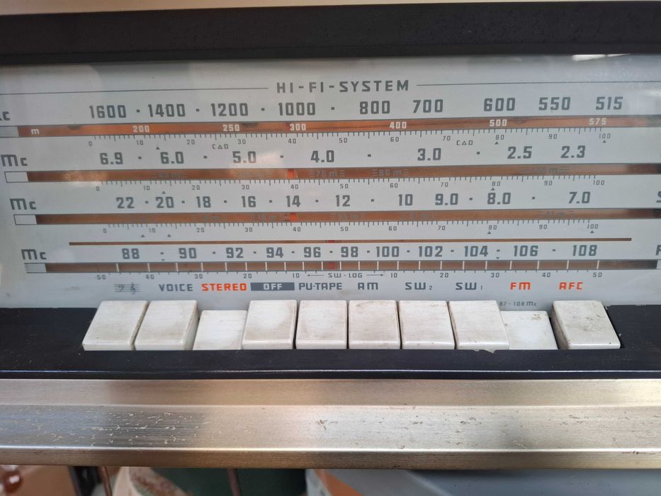 Radio Telefunken Opus 5550 com Culunas