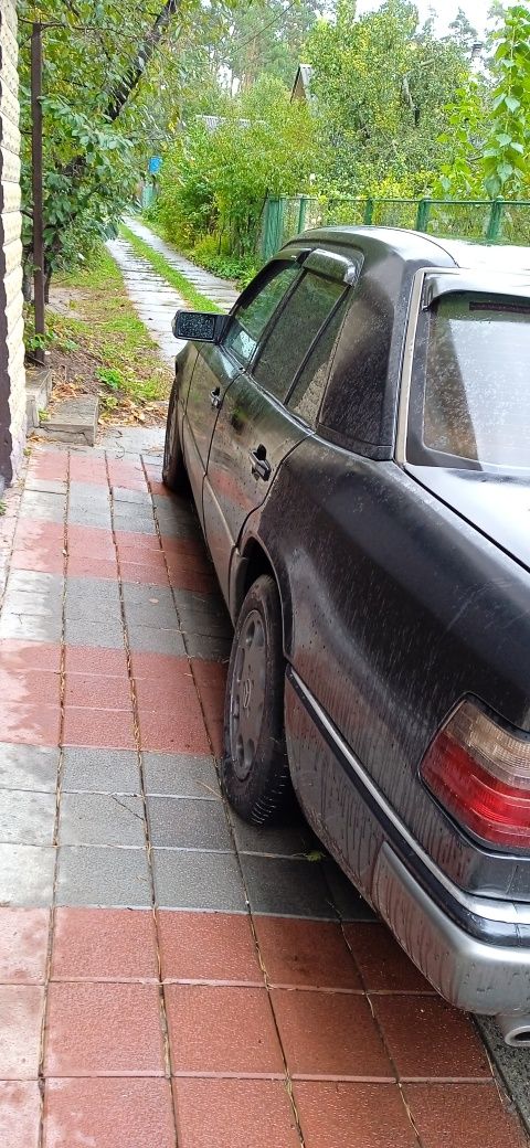 Продам Mercedes-Benz W124 седан