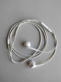 EarPods (ficha para auscultadores 3,5 mm) + adaptador lightning