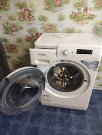 Продам пральну машину Whirlpool FWSF61053W