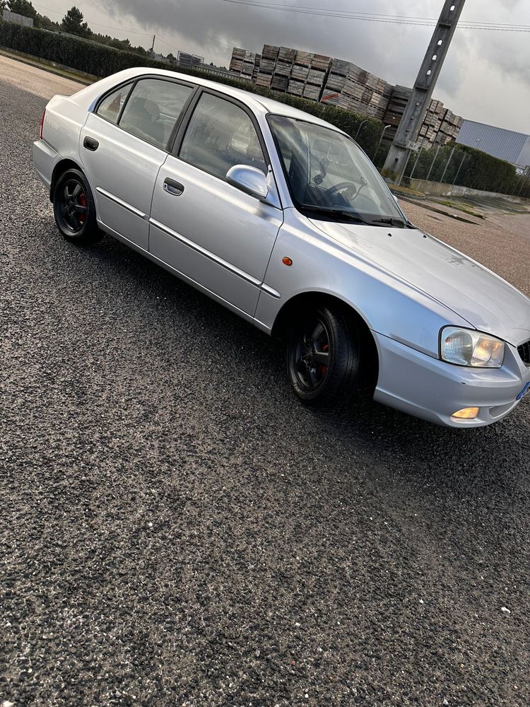 Hyundai Accent 2001 – Gasolina
