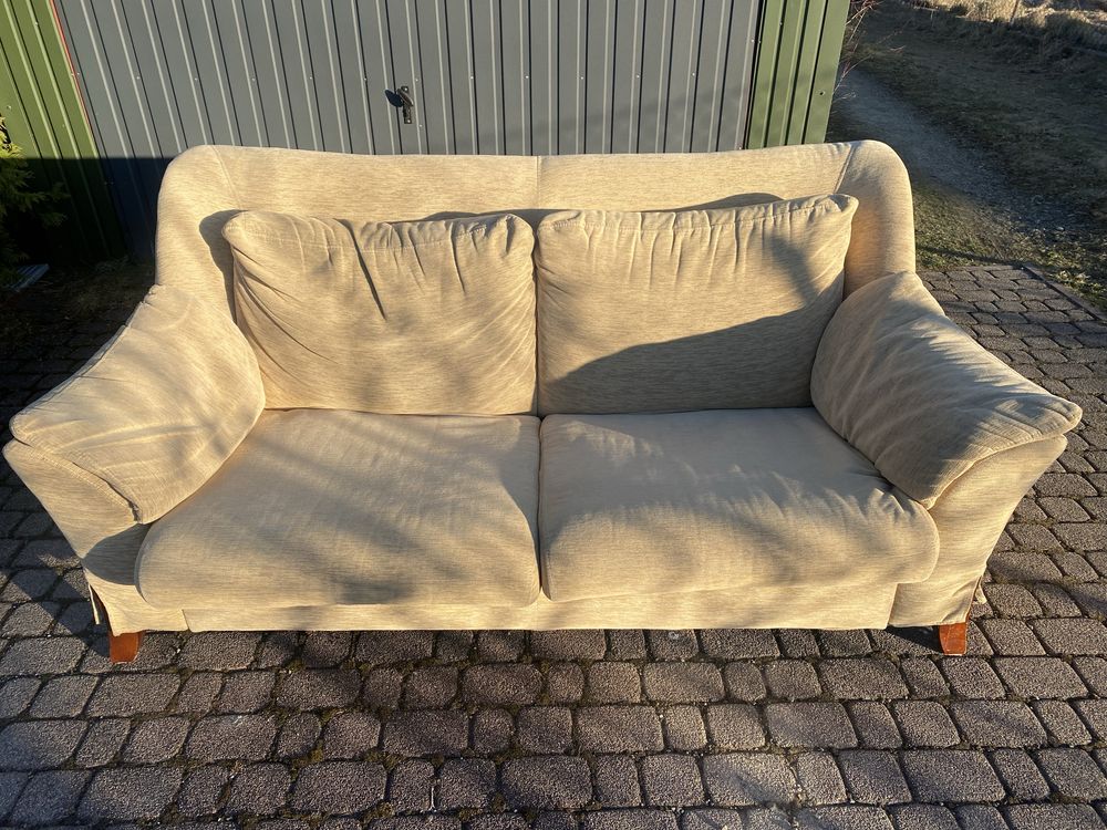 Sofa rozkladana w bardzo dobrym stanie.