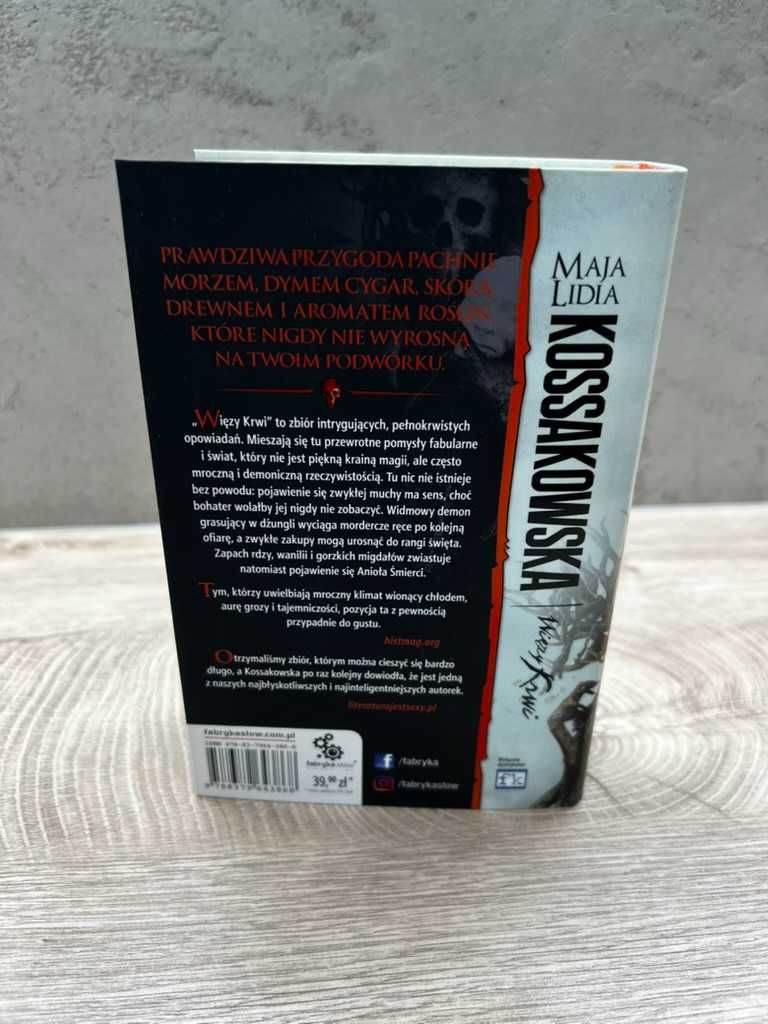 Sprzedam książkę Więzy Krwi M.L. Kossakowska - stan idealny.