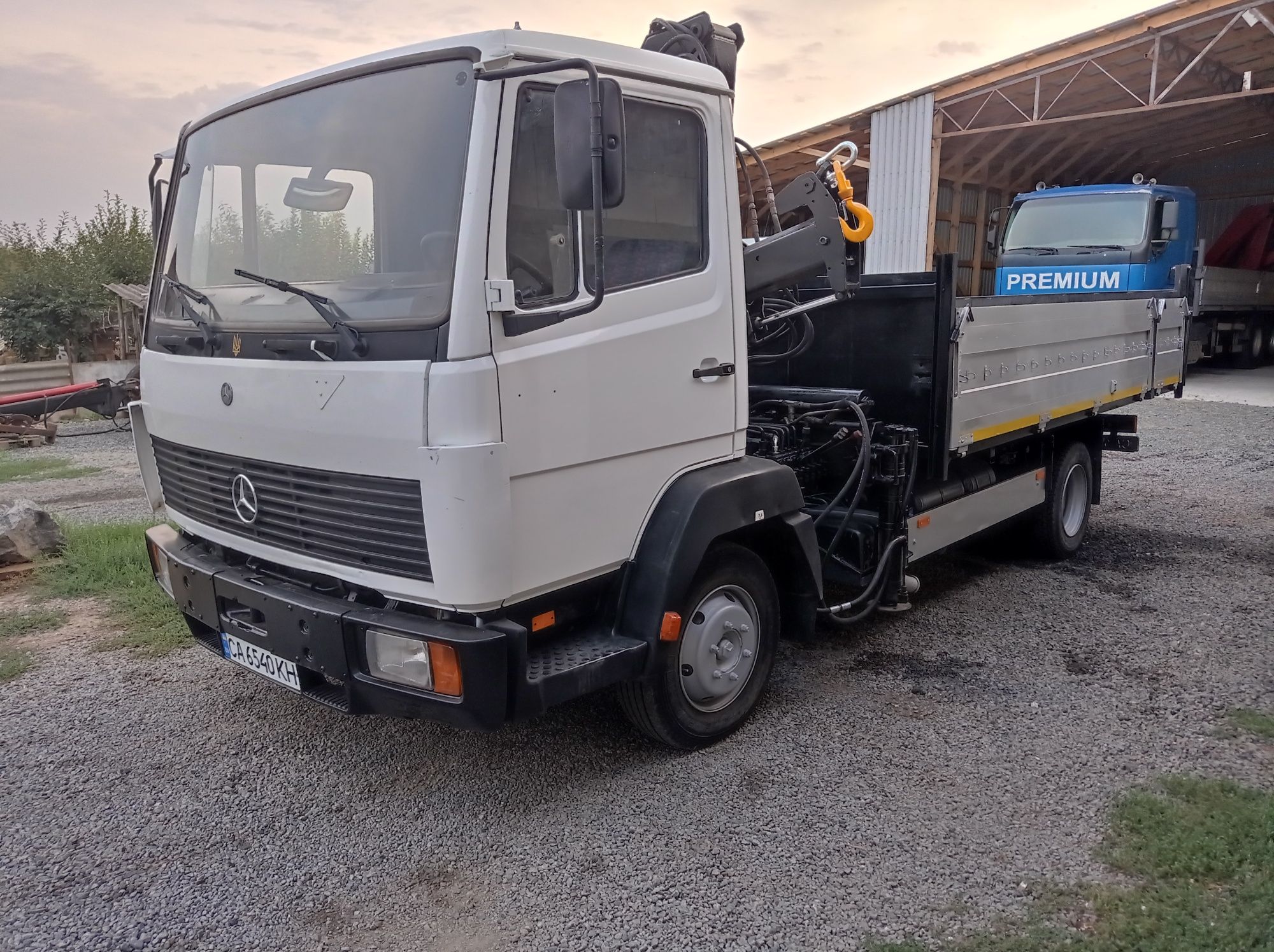 Продам переобладнаю авто Мерседес 814 самоскид кран маніпулятор