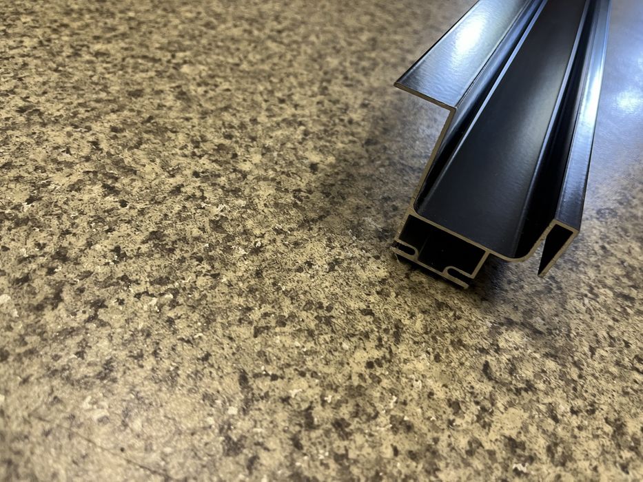 мебельный профиль GOLA вертикальный боковой Ferro Fiori