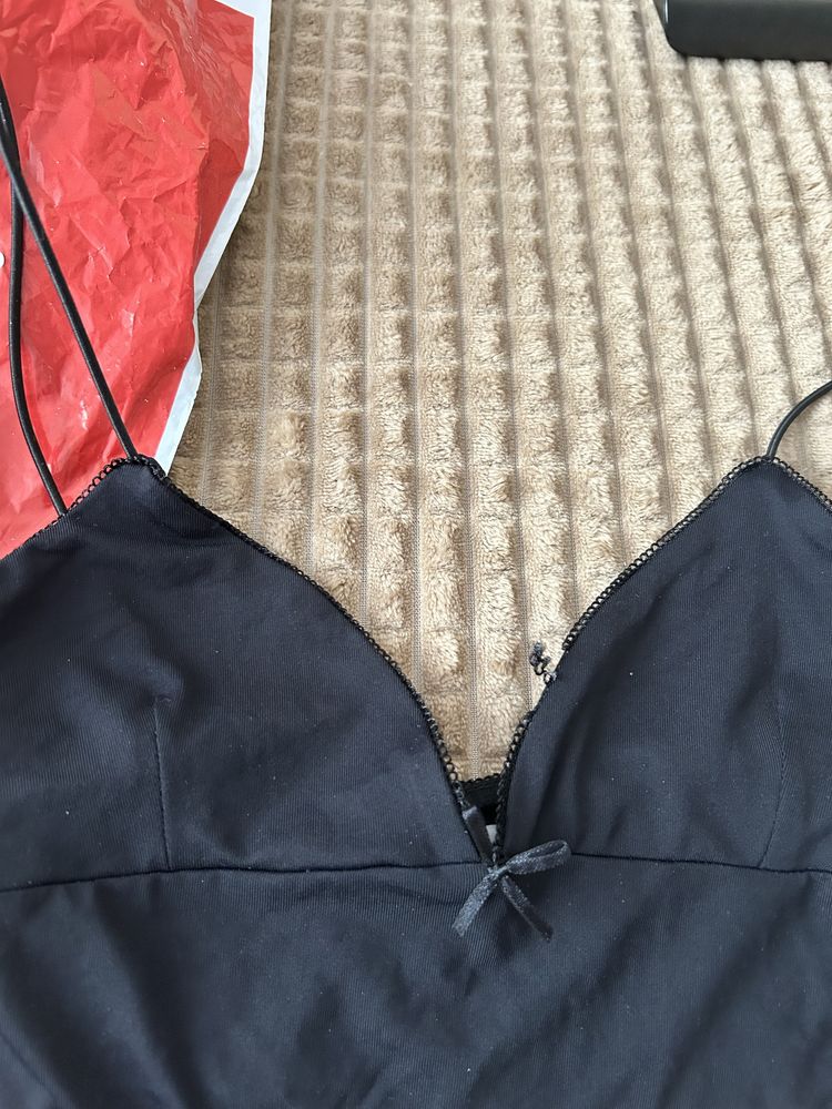 Чорна сукня Bershka однотонна