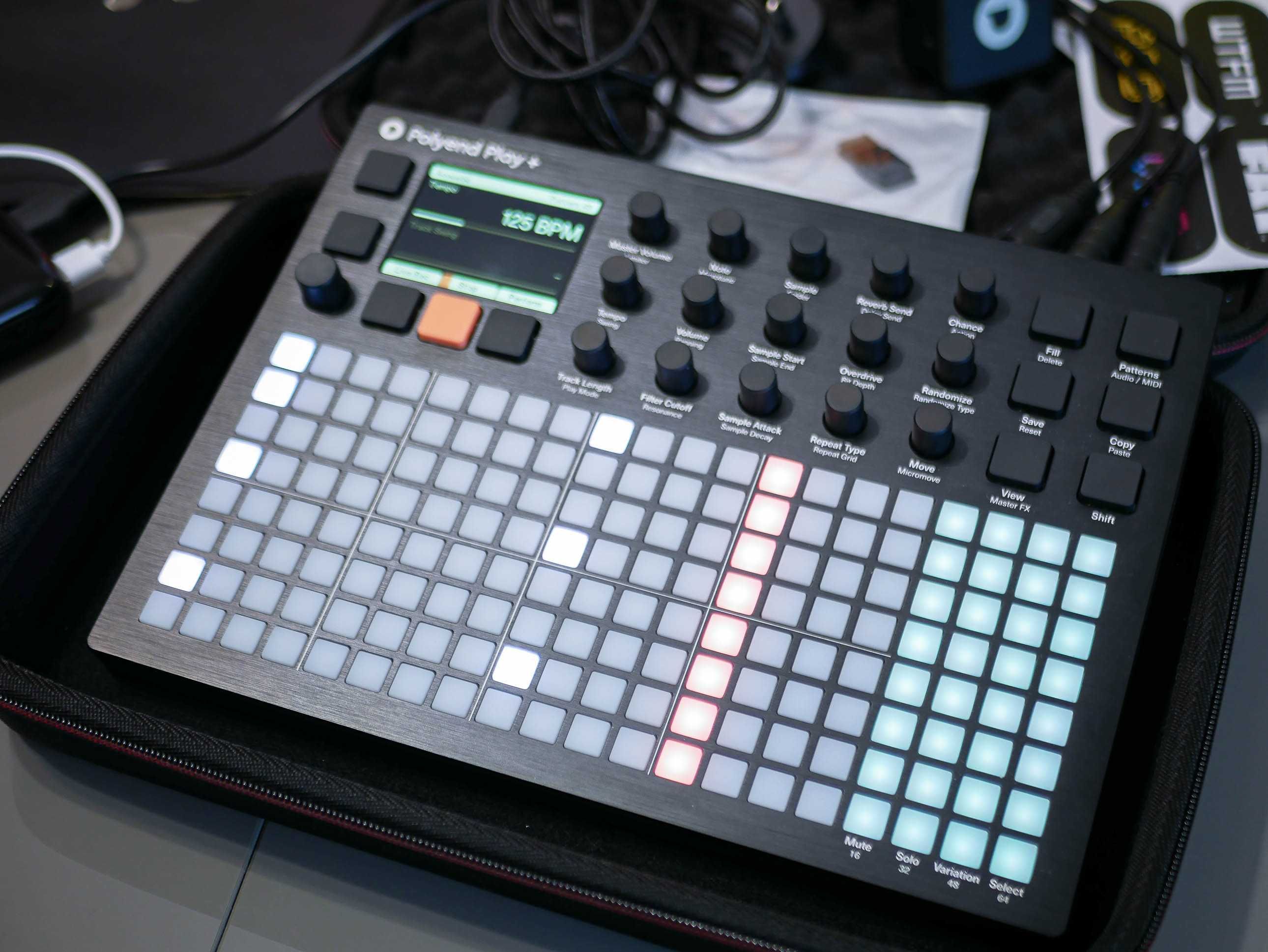 POLYEND Play PLUS Groovebox + jak nowy, DODATKI! syntezator sampler