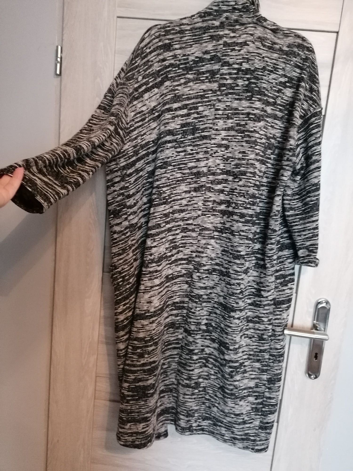 Kardigan narzutka sweter grubsza c&a r. L
