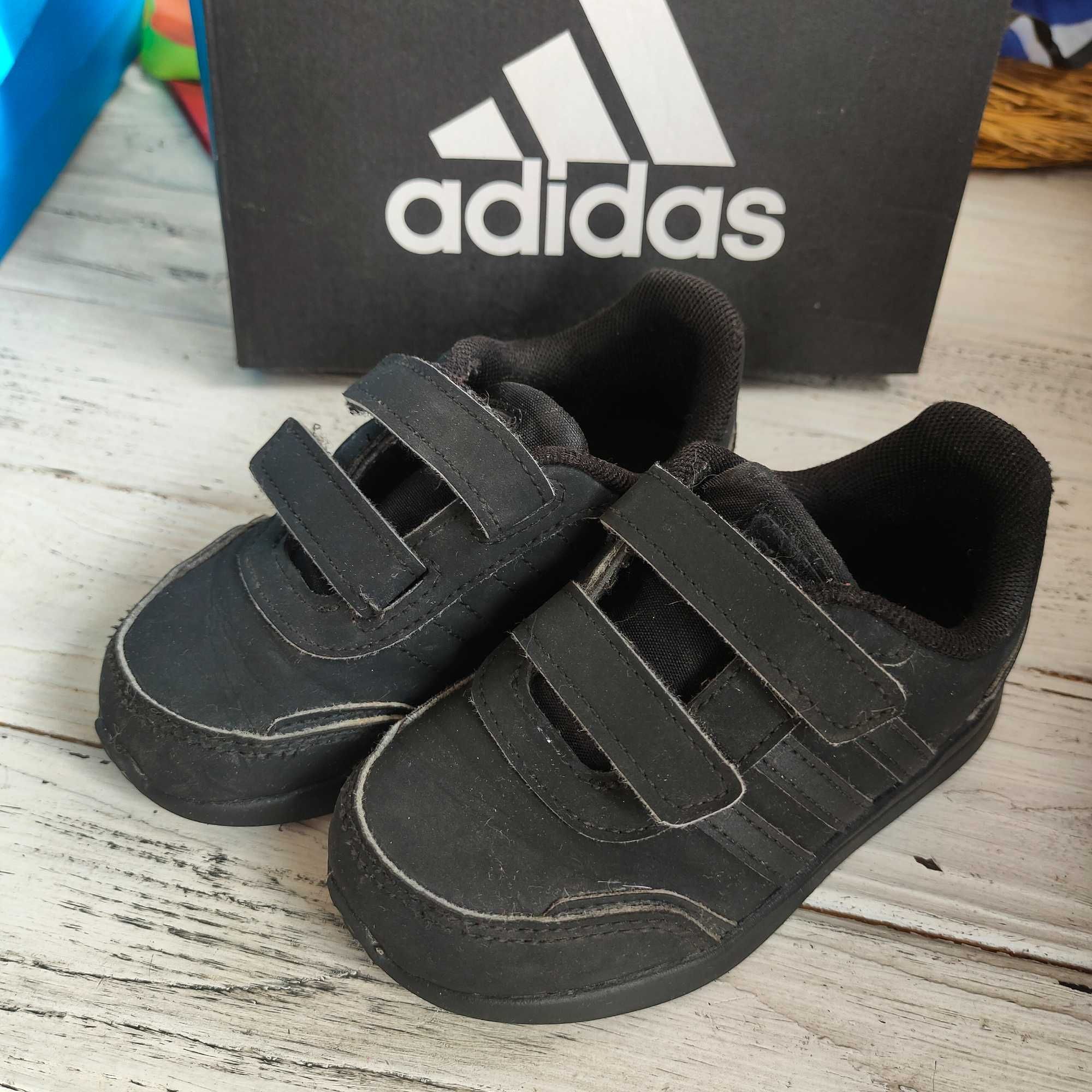 Детские кросовки Adidas 25р