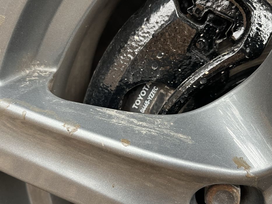 Тойота Auris 1.6 бензин