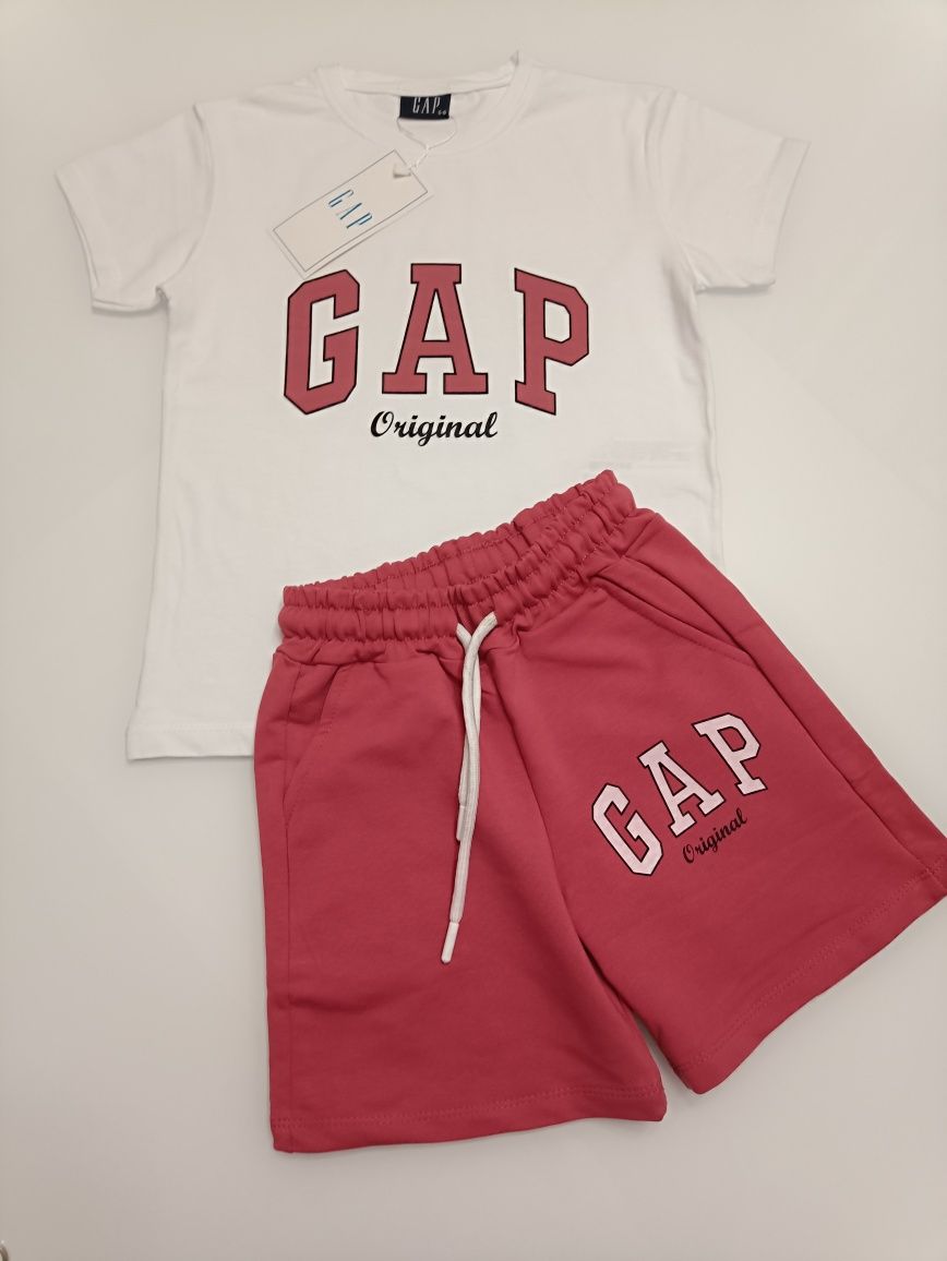 Костюм для дівчинки з шортиками Gap