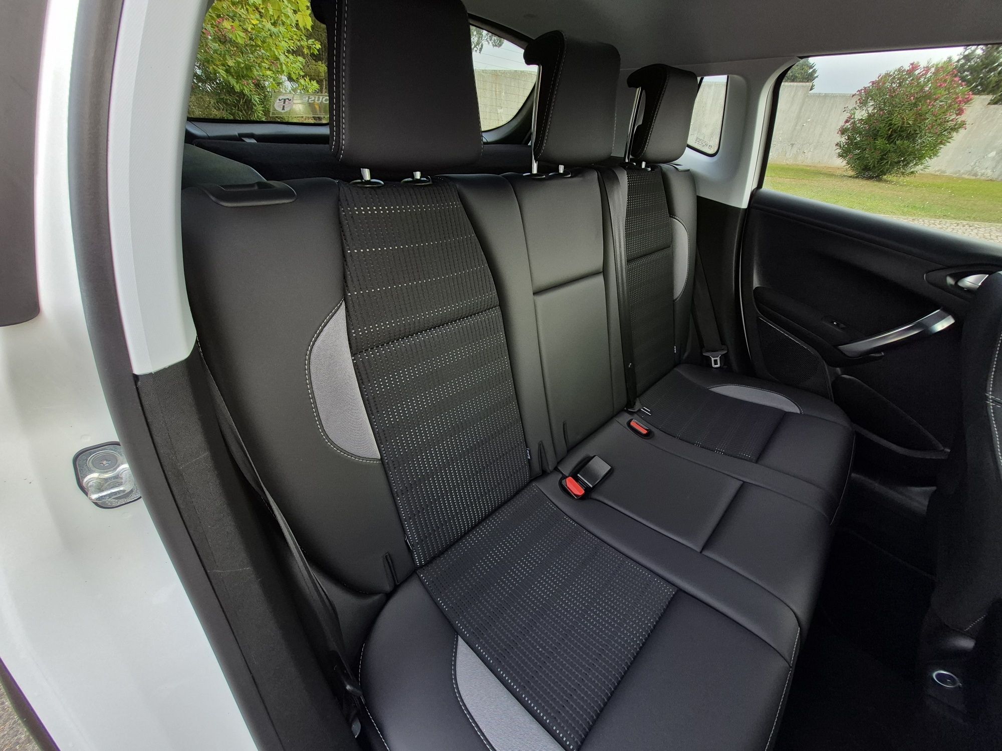 Peugeot 2008 - 16.000KM - AUTOMÁTICO | GARANTIA | ALLURE