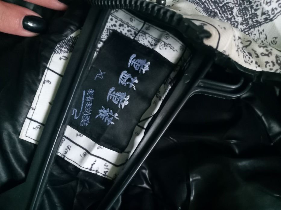 Продам зимовий пуховик.