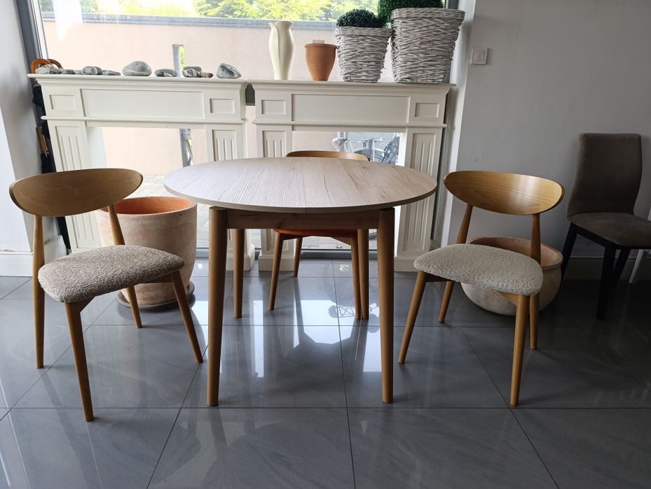 Stylowy stół do kuchni i salonu,100 cm, bukowe nogi, Różne wybarwienia