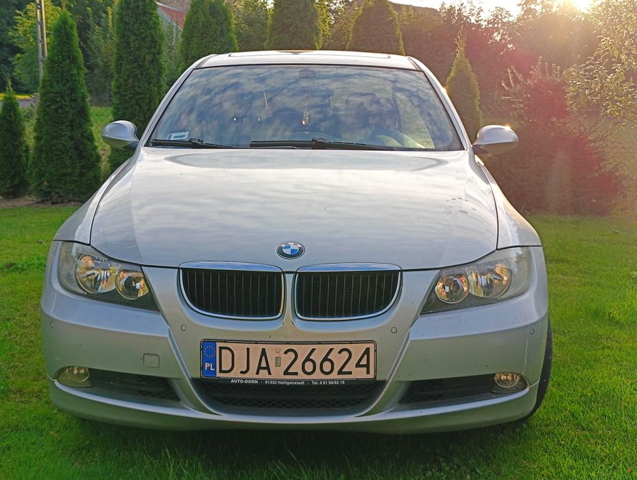 BMW E90 2.0 benzyna