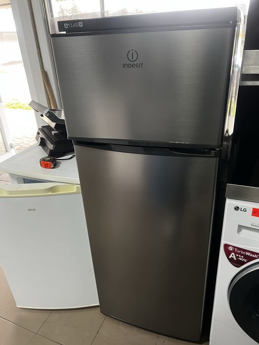 Холодильник indezit