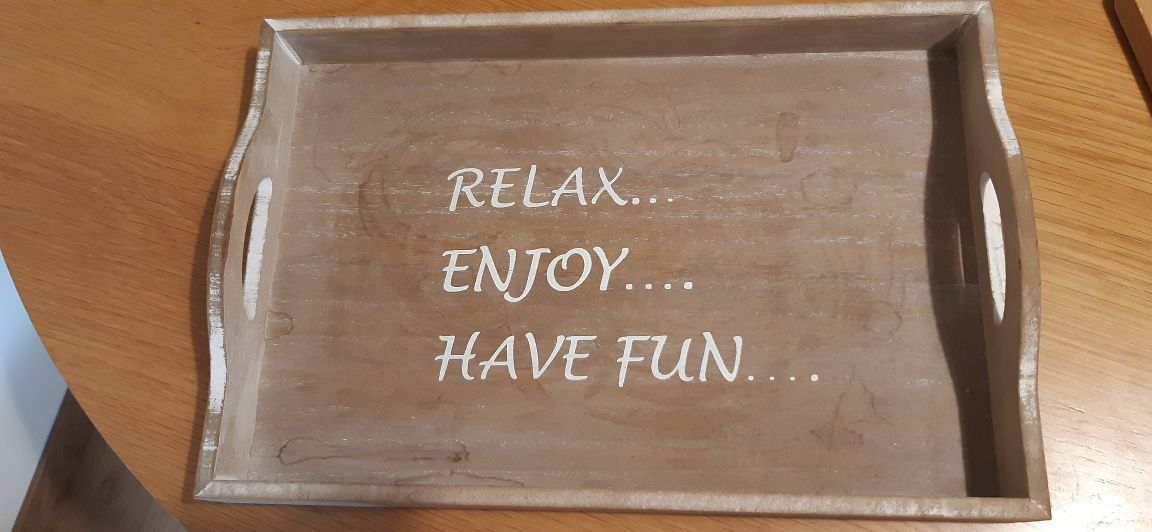 Taca z napisem Relax... Enjoy... Have fun...