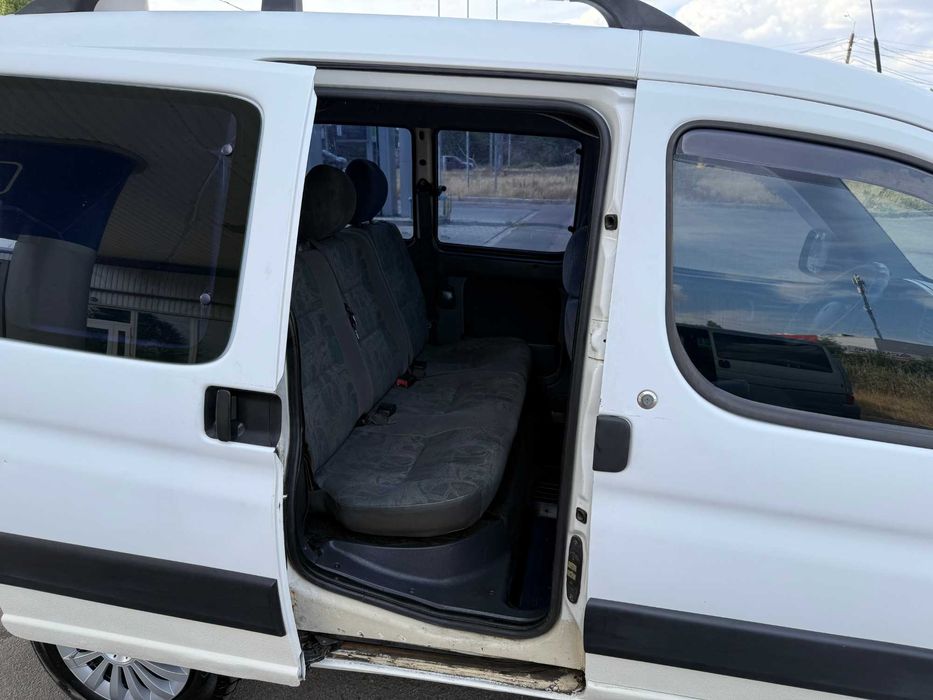 Продам CITROEN Berlingo 1.9d груз-пас 2000р