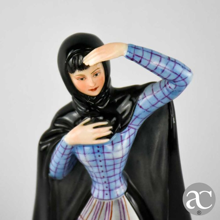 Figura Feminina biscuit Vista Alegre Trajes Regionais “Estremadura”