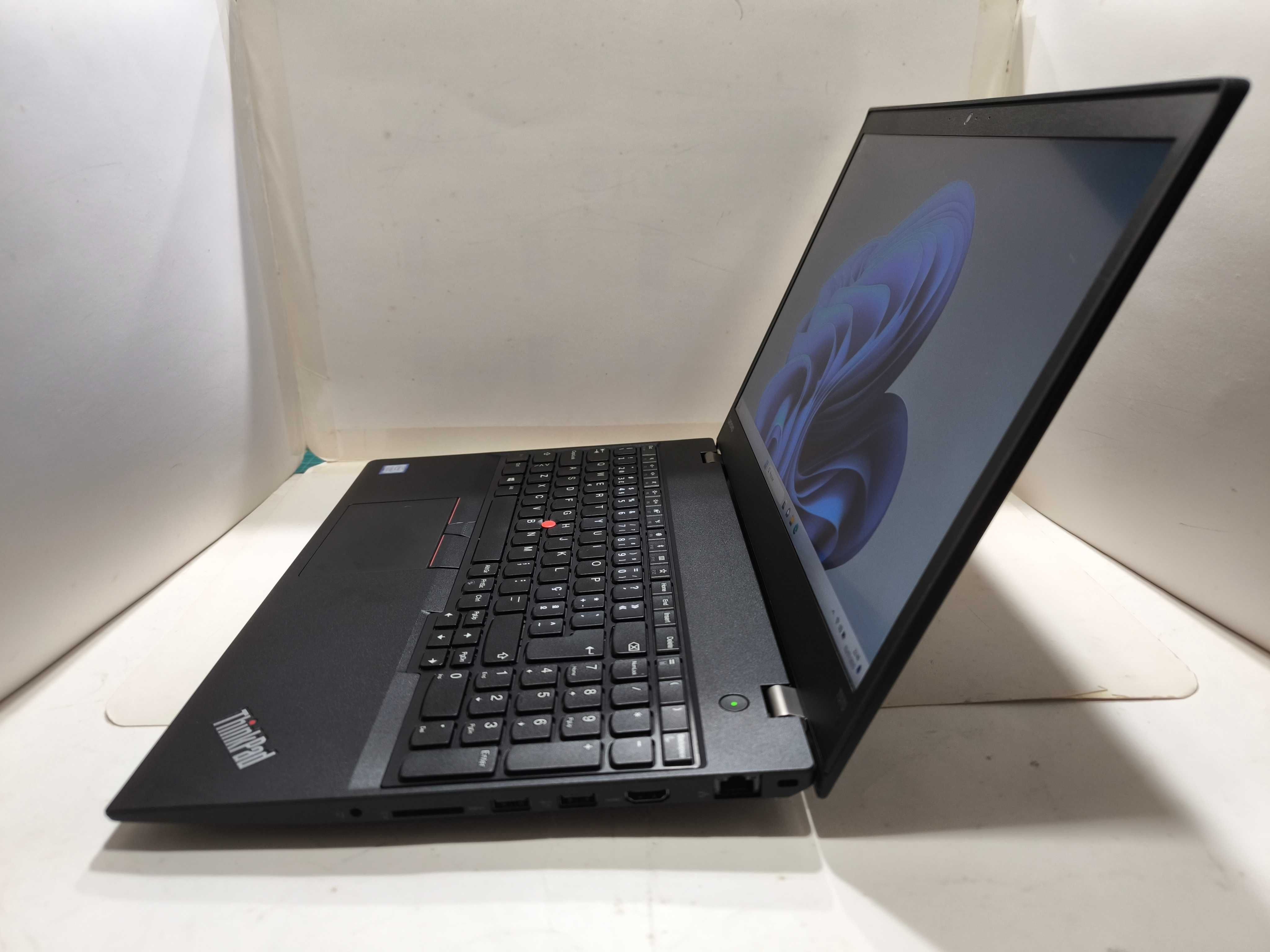 Lenovo ThinkPad T570 i7 256GB NVME 16GB RAM FullHD IPS Touch