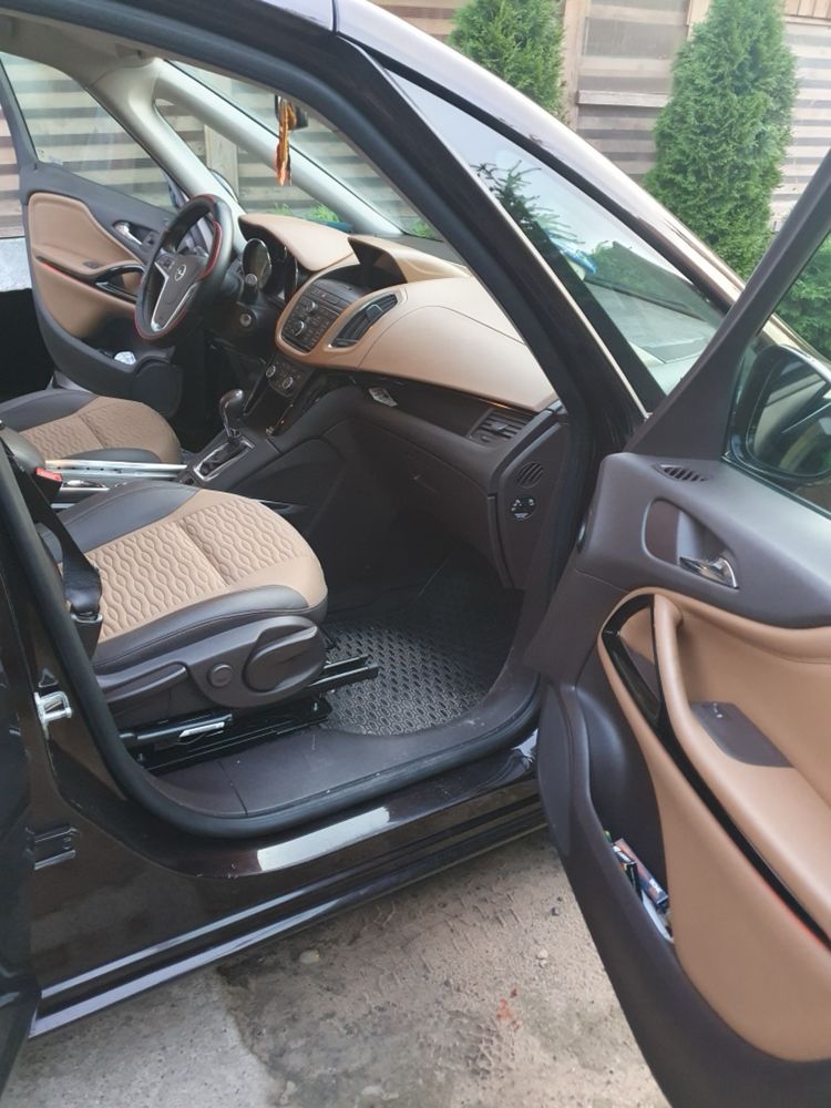 Opel Zafira C Tourer 7 Osobowy (bogata wersja)