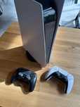 Konsola Sony Playstation 5 z napędem 825GB jak nowa 2 pady