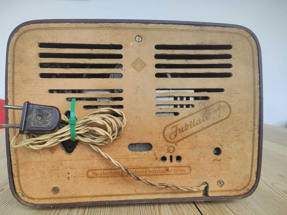 radio telefunken a valvulas com FM, em muito bom estado