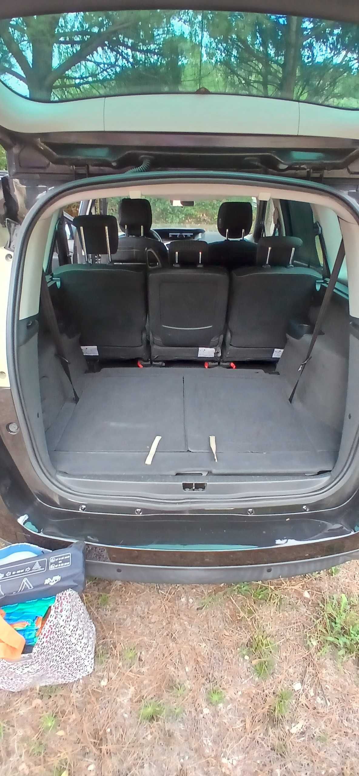 Renault Grand Scenic 110cv - 7 Lugares
