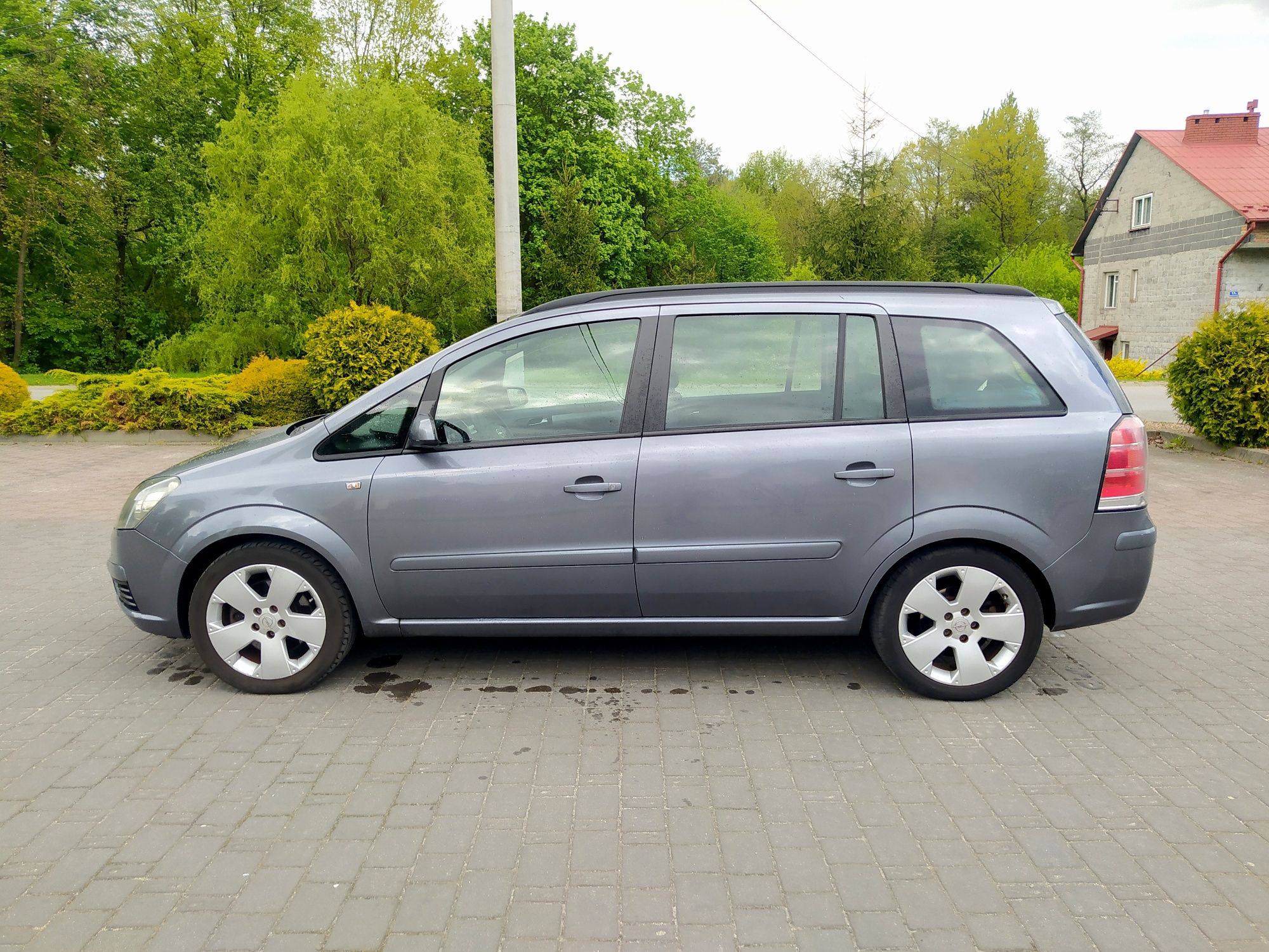 Opel zafira 1.9cdti 150 km