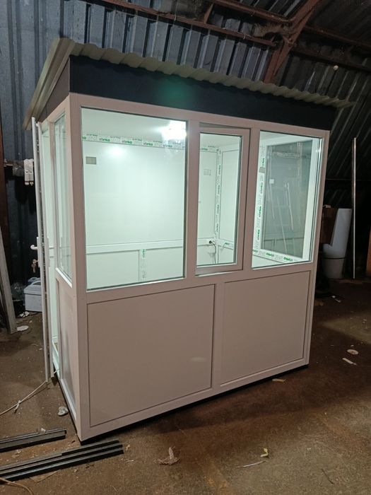 Пост охорони, біотуалети, модульні споруди.