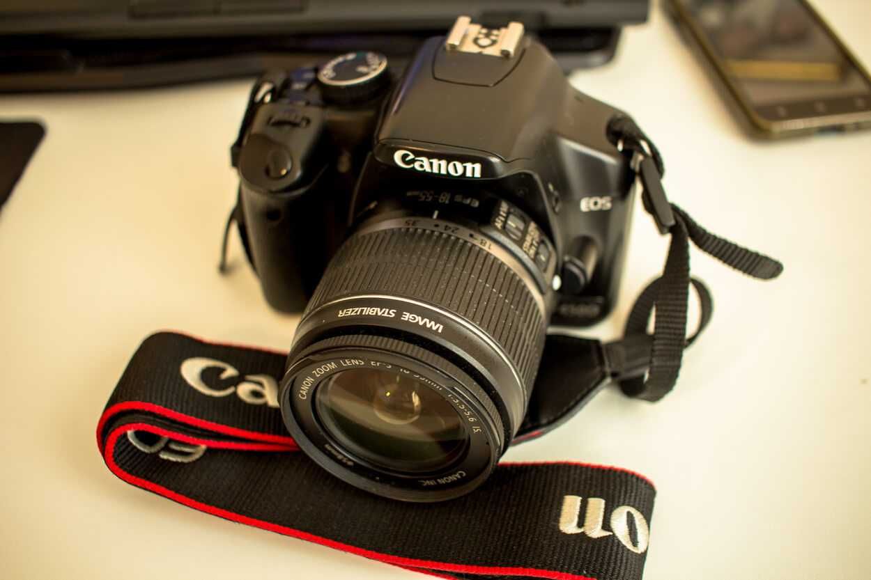 Фотоапарат Canon 450D  практично новий, пробіг близько 7000.